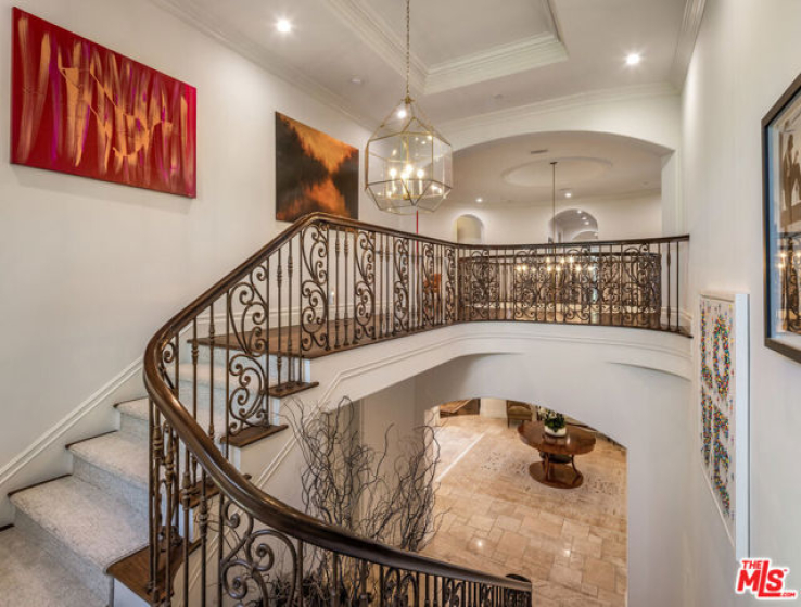 6 Bed Home for Sale in Los Angeles, California