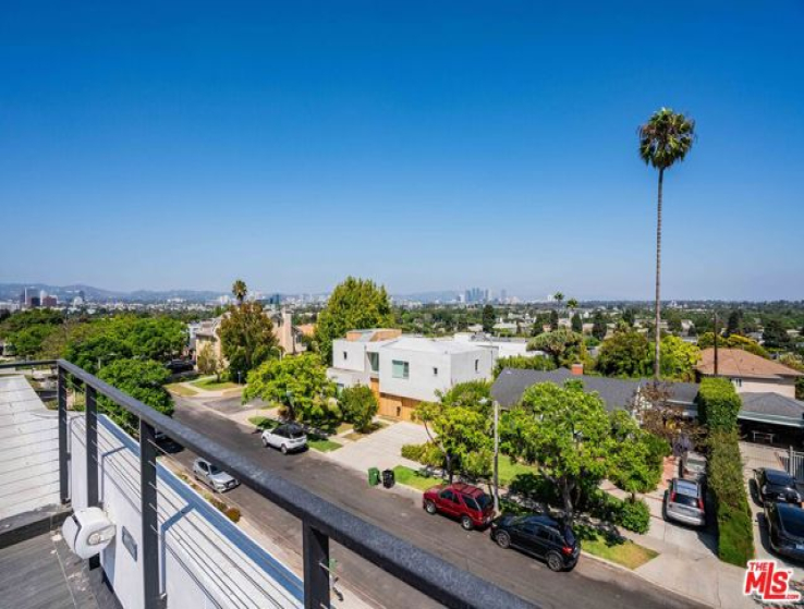 5 Bed Home to Rent in Los Angeles, California