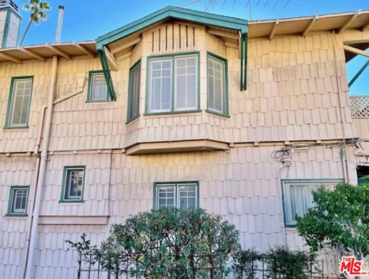 4 Bed Home for Sale in Santa Monica, California