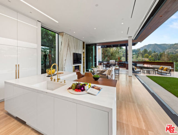 5 Bed Home for Sale in Beverly Hills, California