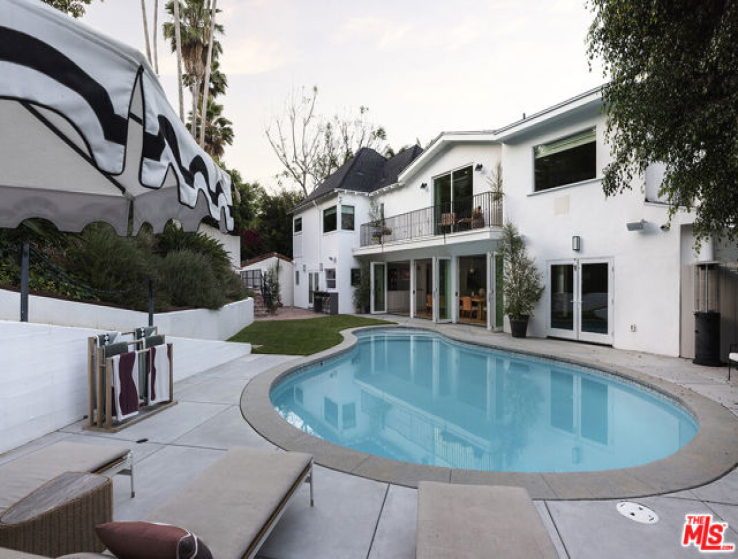 5 Bed Home for Sale in Los Angeles, California