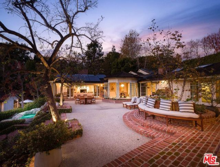 5 Bed Home for Sale in Los Angeles, California