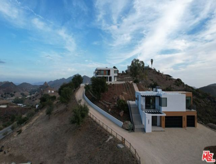 7 Bed Home for Sale in Malibu, California