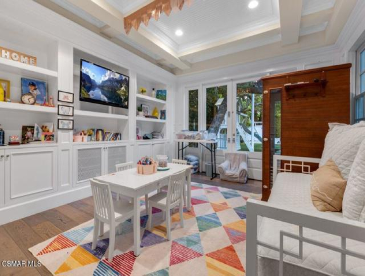 5 Bed Home for Sale in Studio City, California