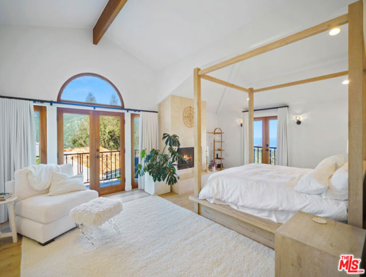 6 Bed Home for Sale in Malibu, California