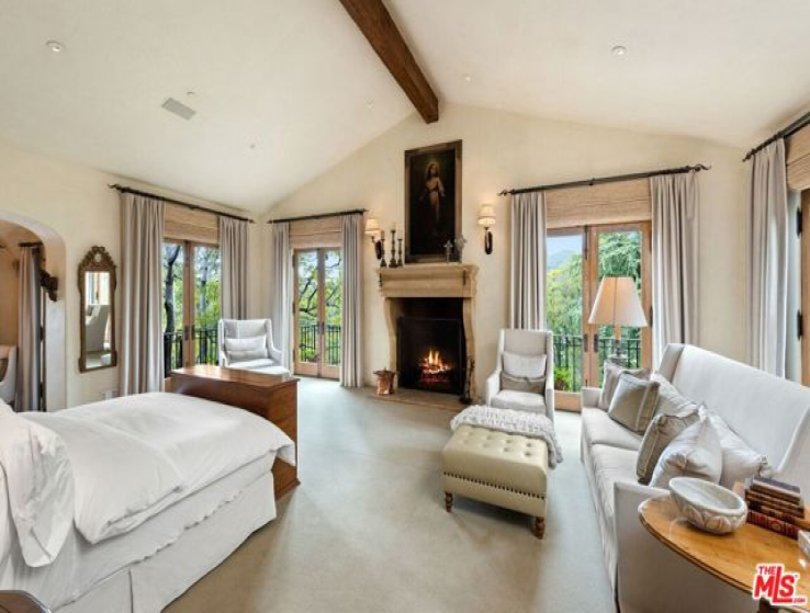 8 Bed Home for Sale in Pacific Palisades, California