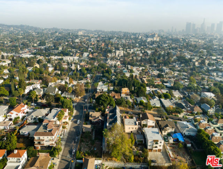 3 Bed Home to Rent in Los Angeles, California