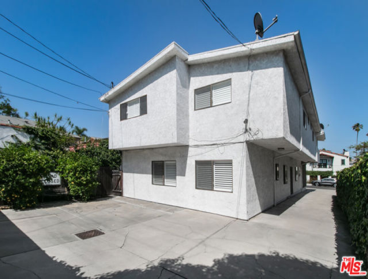 3 Bed Home to Rent in West Hollywood, California