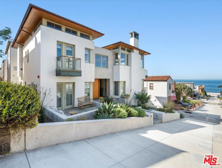 5 Bed Home to Rent in Manhattan Beach, California