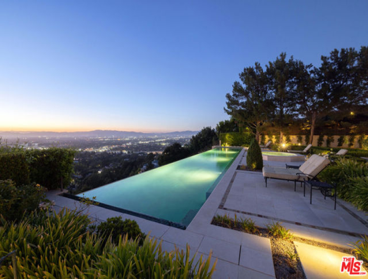 6 Bed Home for Sale in Beverly Hills, California