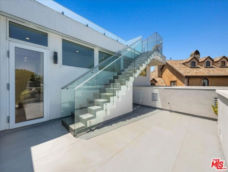 4 Bed Home for Sale in Los Angeles, California