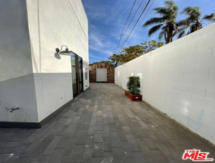 3 Bed Home to Rent in Los Angeles, California