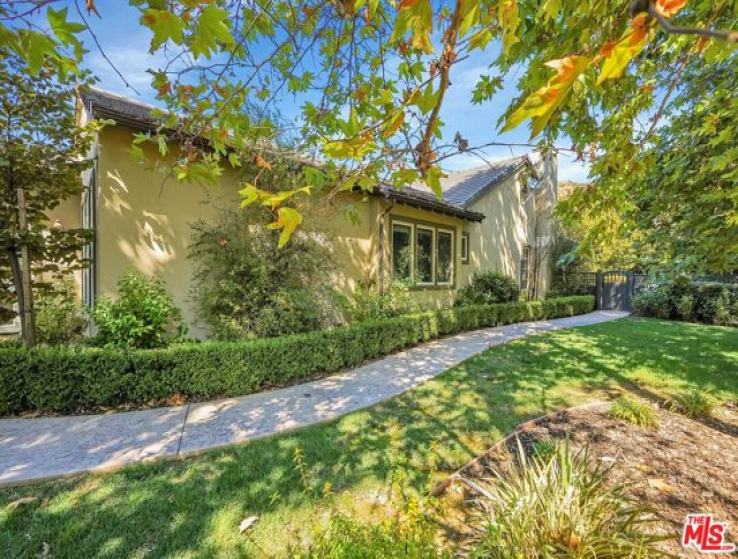 5 Bed Home for Sale in Agoura Hills, California