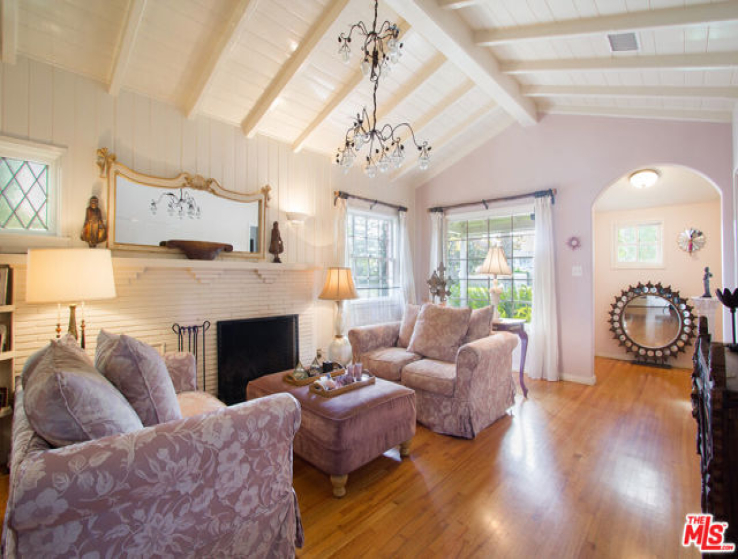 4 Bed Home for Sale in Studio City, California