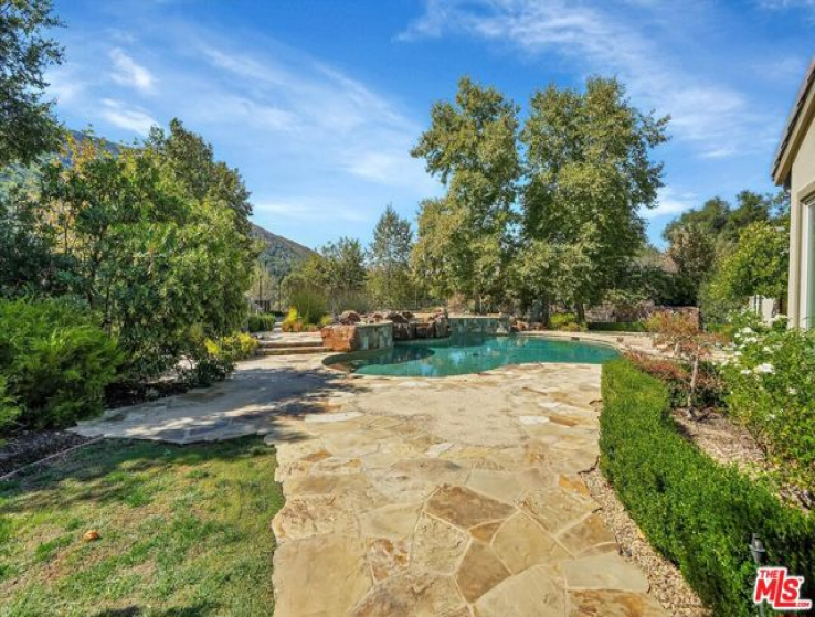 5 Bed Home to Rent in Agoura Hills, California