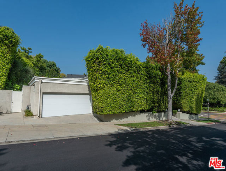 3 Bed Home for Sale in Los Angeles, California