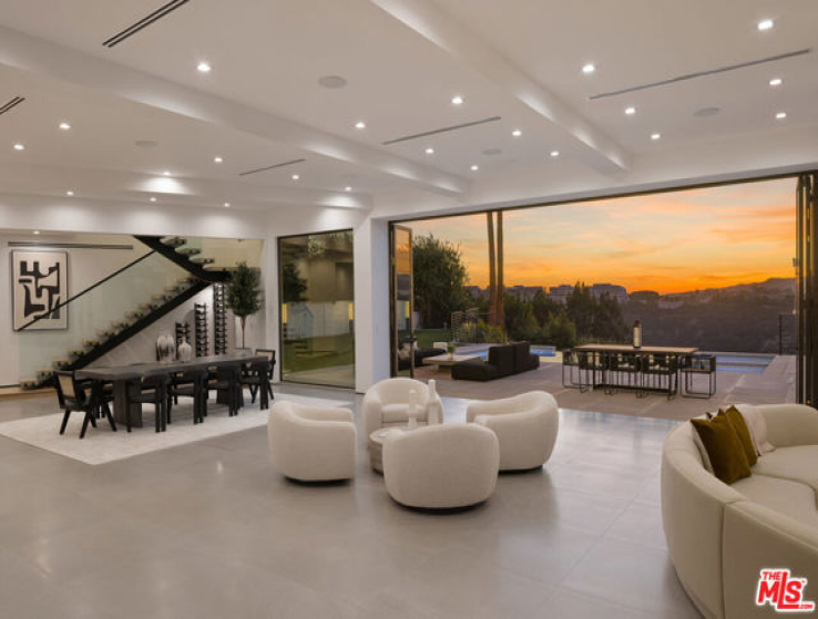 6 Bed Home for Sale in Los Angeles, California