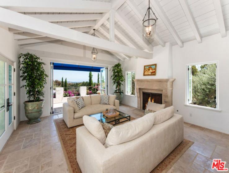 6 Bed Home to Rent in Montecito, California