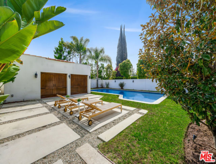 5 Bed Home for Sale in Los Angeles, California