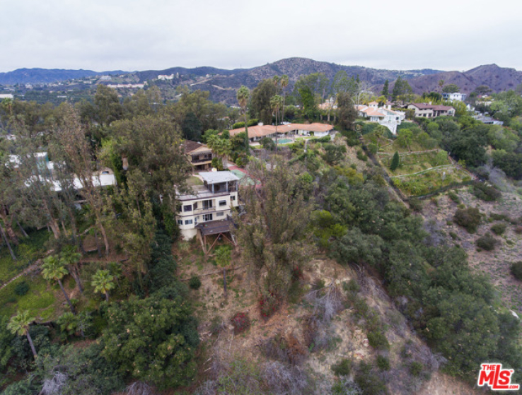 6 Bed Home for Sale in Los Angeles, California