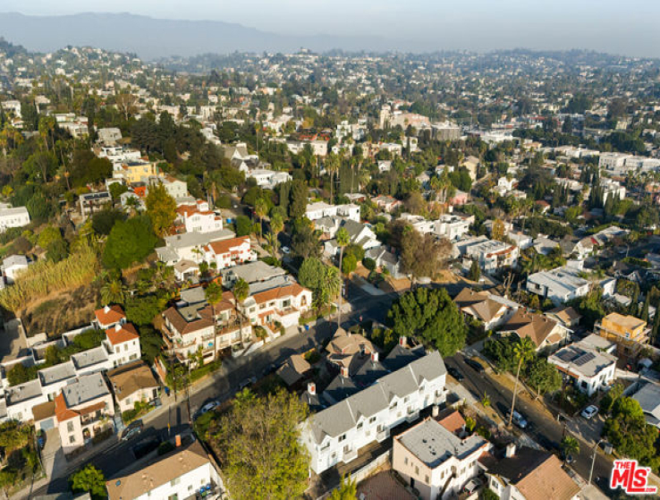 3 Bed Home to Rent in Los Angeles, California