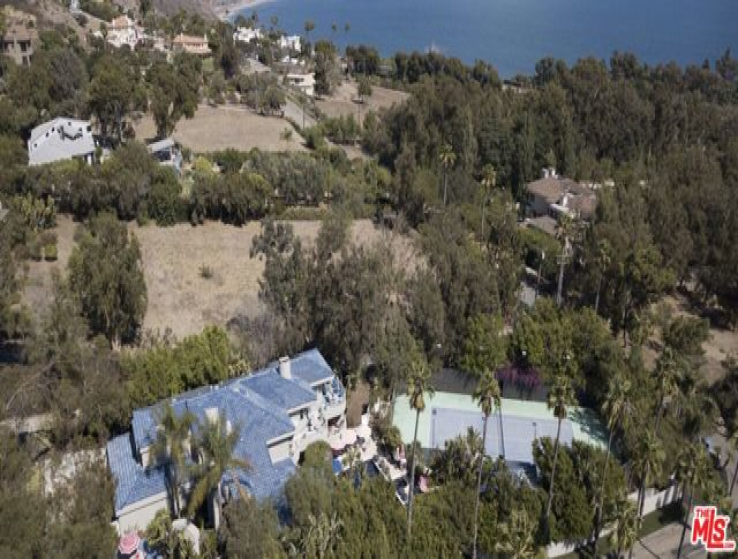 5 Bed Home for Sale in Malibu, California