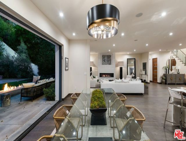 6 Bed Home to Rent in Los Angeles, California