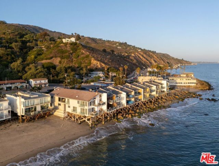 1 Bed Home for Sale in Malibu, California