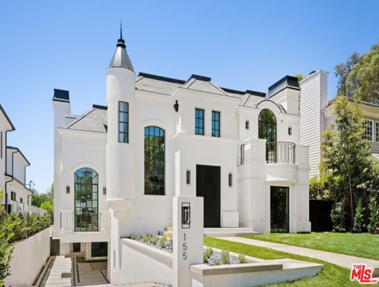 6 Bed Home for Sale in Los Angeles, California