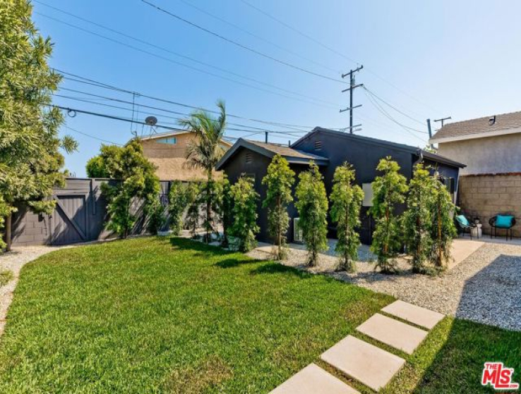 4 Bed Home for Sale in Santa Monica, California