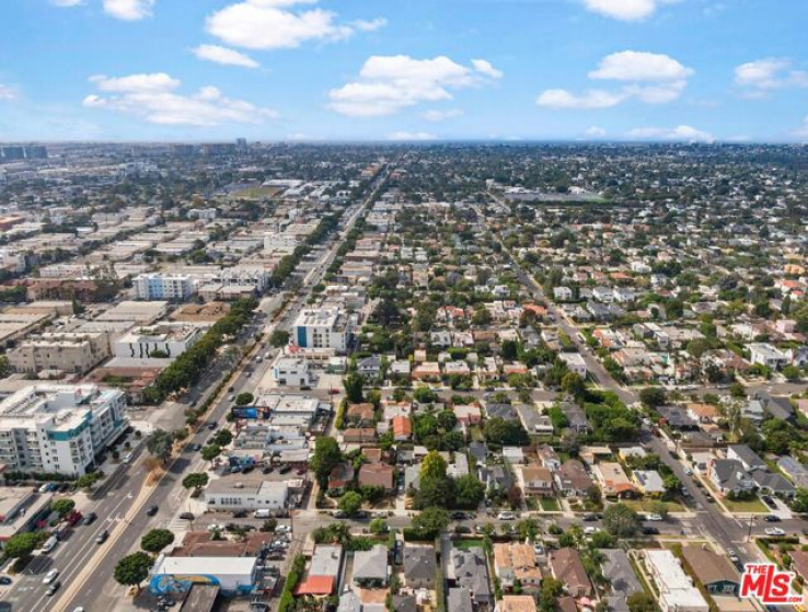 4 Bed Home to Rent in Los Angeles, California