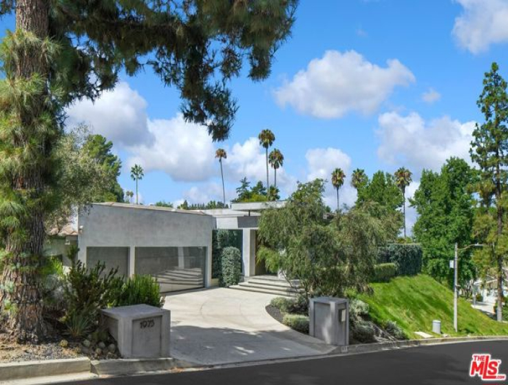 5 Bed Home for Sale in Beverly Hills, California