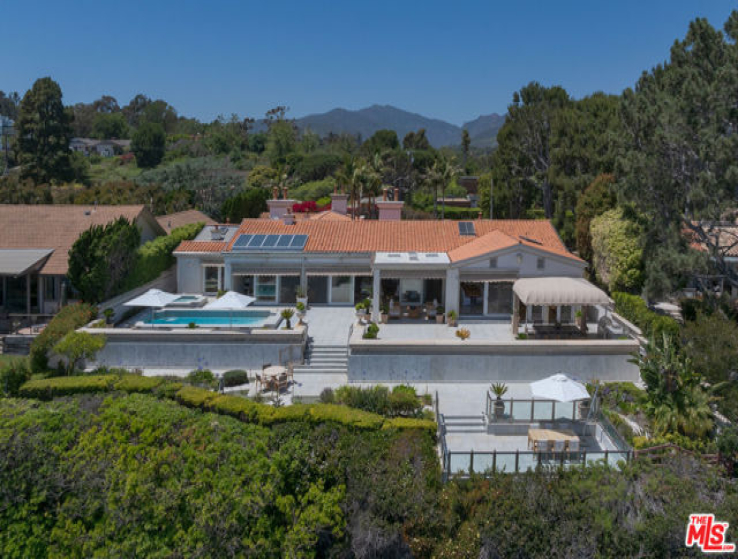 5 Bed Home for Sale in Malibu, California