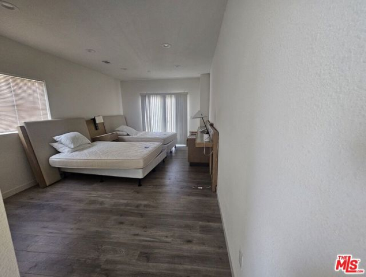 5 Bed Home to Rent in Los Angeles, California