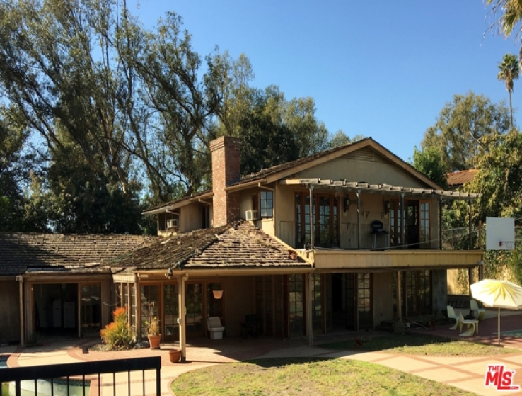 6 Bed Home for Sale in Los Angeles, California