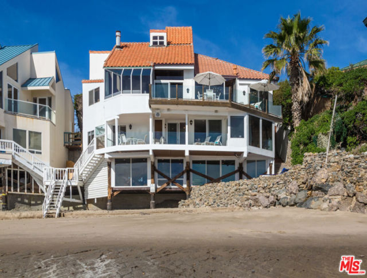 5 Bed Home to Rent in Malibu, California