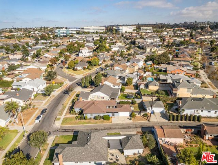 3 Bed Home to Rent in Los Angeles, California