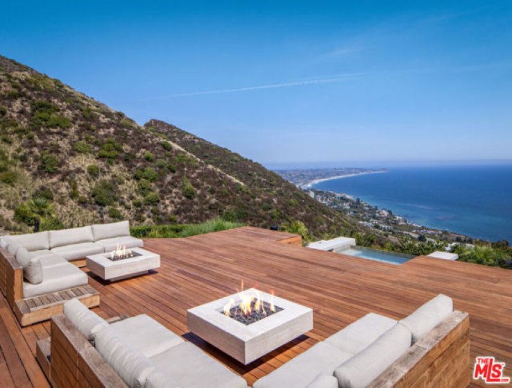 6 Bed Home for Sale in Malibu, California