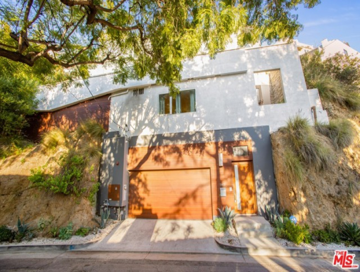 4 Bed Home to Rent in Los Angeles, California