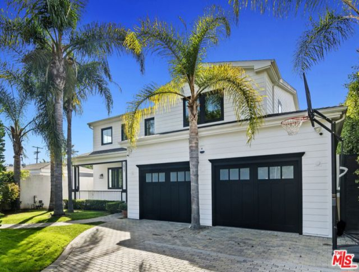 5 Bed Home for Sale in Los Angeles, California